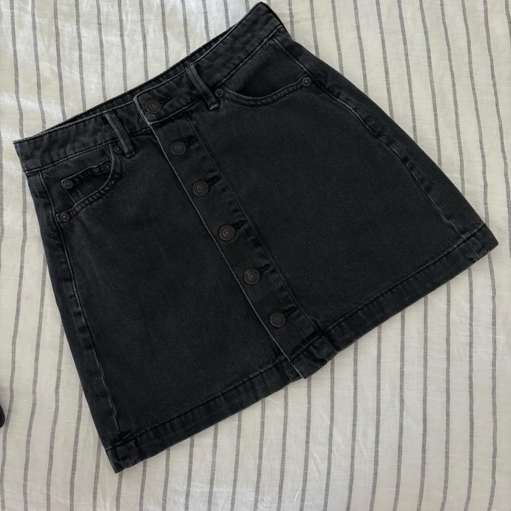 American eagle black a-line mini skirt - Size 00.